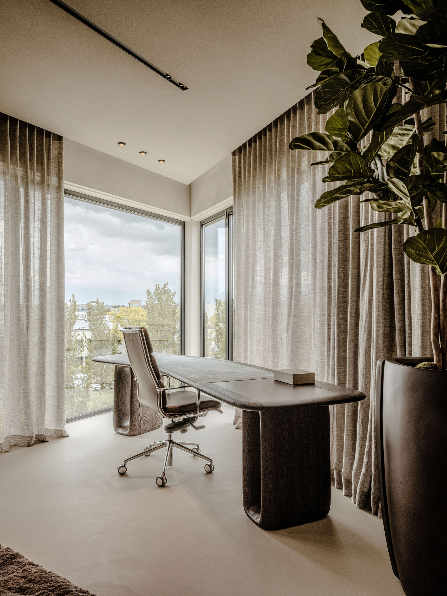 The Boardroom — Private meetings, strategic sessions & executive gatherings
